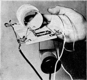 Foxhole radio from WW2. John W. Campbell Jr., Public domain, via Wikimedia Commons